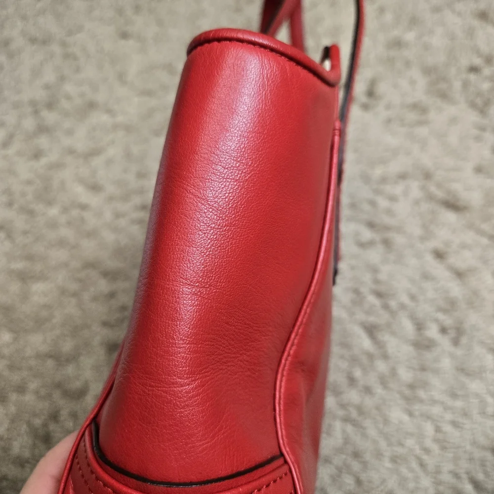 COACH Taylor Red Leather Zipper Closure Small Handbag bag. No Long‎ Strap